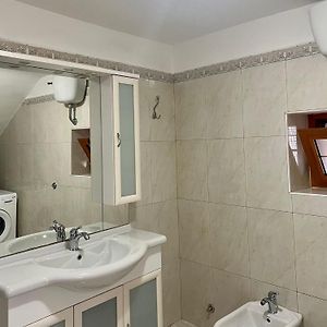 Camera standard con letto king size